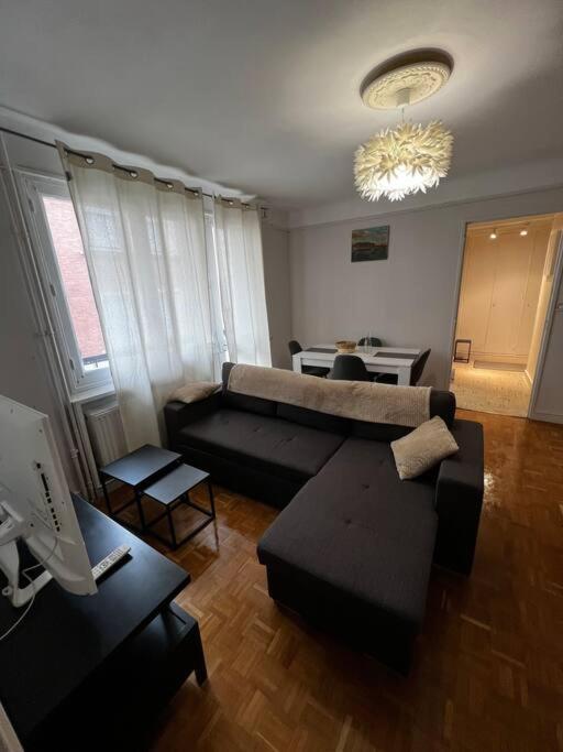 Appartement Avec Balcon En Centre Ville Bourges Exterior photo